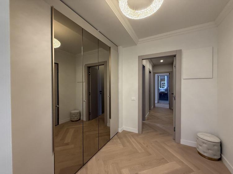 Apartament cu 4 camere în Pipera