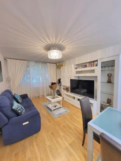 Apartament cu 4 camere decomandat în Brâncoveanu