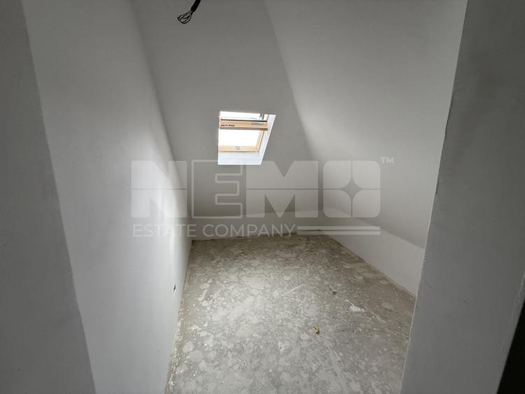 Casă individuală cu 5 camere cu Canalizare în Horodnic de Sus