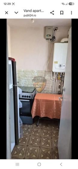 Apartament cu 3 camere semidecomandat în Central