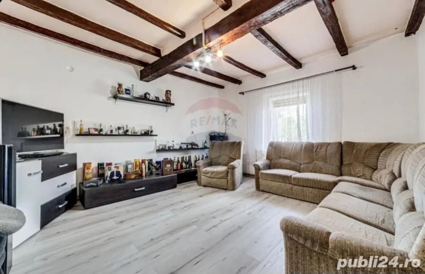 Casă cu 4 camere cu Teren 400 Mp în Central