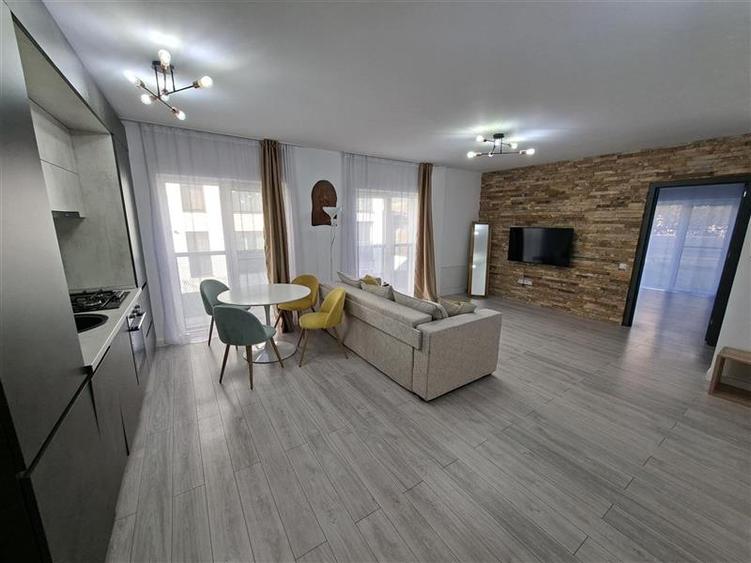 Apartament cu 3 camere circular, mobilat în Iris