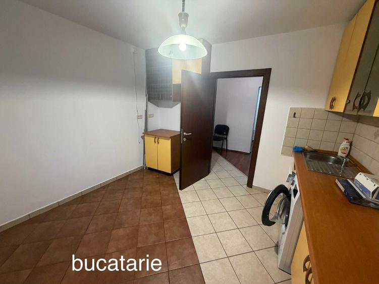 Apartament cu 3 camere decomandat în Nerva Traian