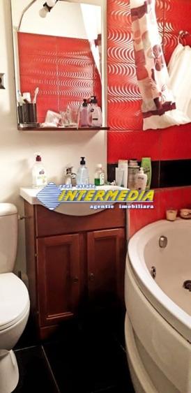 Apartament cu 3 camere decomandat, mobilat în Cetate