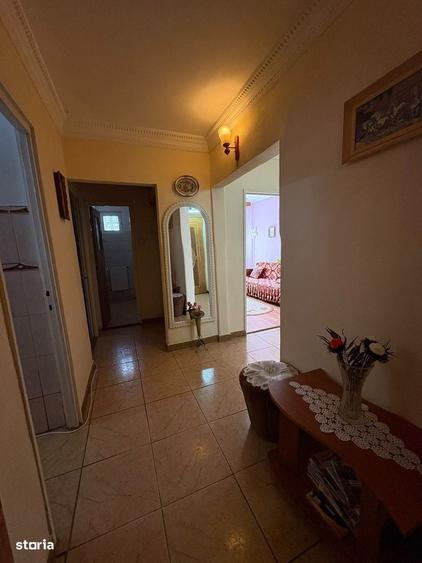 Apartament cu 3 camere decomandat în Mazepa 1