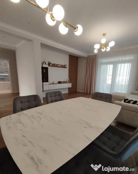 Casă cu 3 camere în Sântandrei