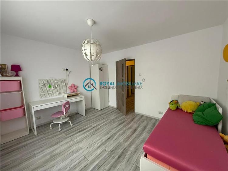 Royal Imobiliare - Apartament 3 camere zona 9 Mai - 8