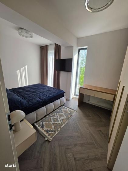 Apartament cu 3 camere decomandat în Exterior Vest