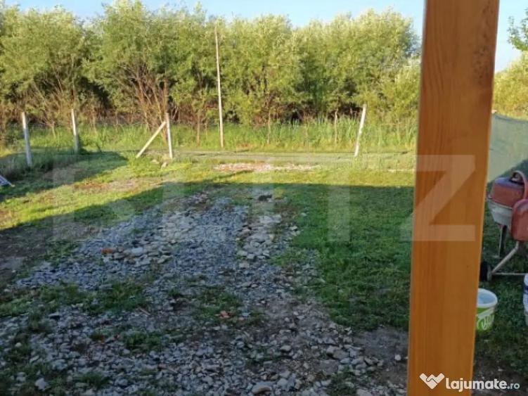 Casa de vanzare Livezile, str. principala - 2