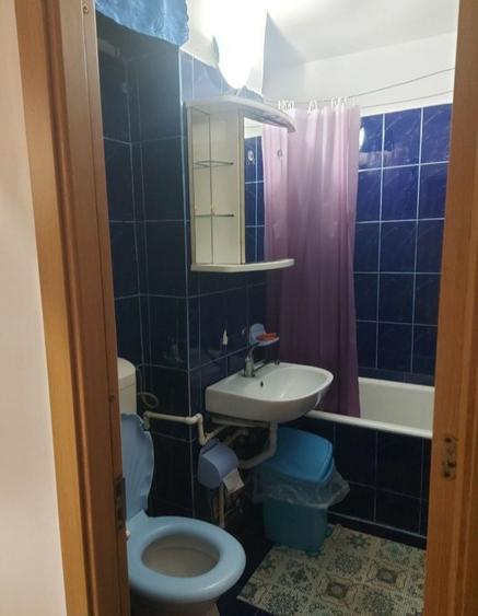 Ofer spre inchiriere apartament 2 camere, zona 9 Mai Lido , decomandat, etajul 1 - 6