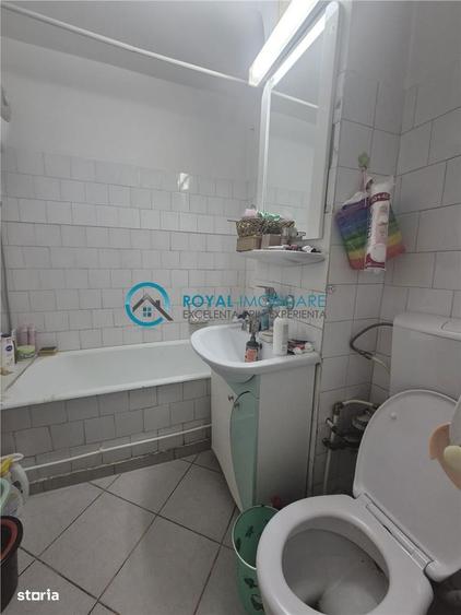 Royal Imobiliare - Vanzare apartament 2 camere zona 9 Mai - 9
