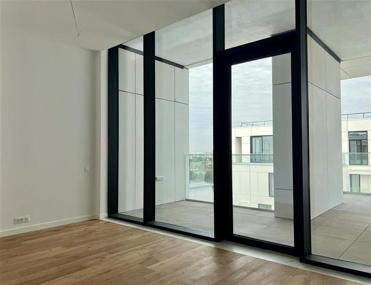 Apartament cu 4 camere semidecomandat în Cotroceni