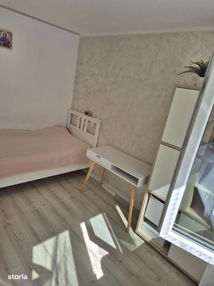 Apartament decomandat cu 4 camere, balcon, centrala, 2 locuri parcare - 8