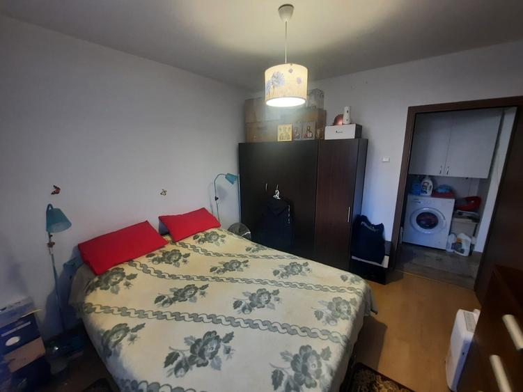 Apartament cu 3 camere semidecomandat, mobilat în Podu Roș - 4