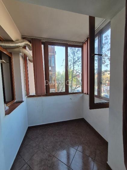 PARTICULAR VAND GARSONIERA