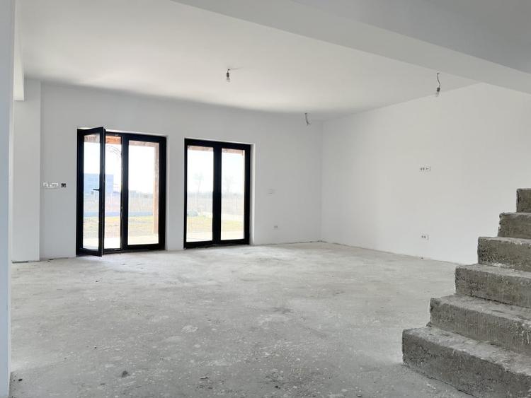 Casa Individuala, 165mp utili, 710mp teren, 4 camere, nou -  Sacalaz - 1