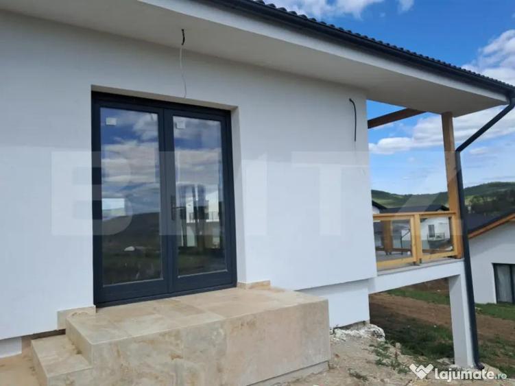 Locuin?a moderna in Livezeni, compartimentare eficienta - 5