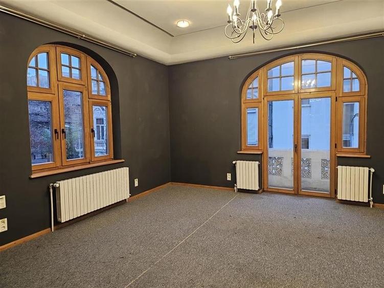 Vila interbelica renovata - de inchiriat pentru birouri - 11