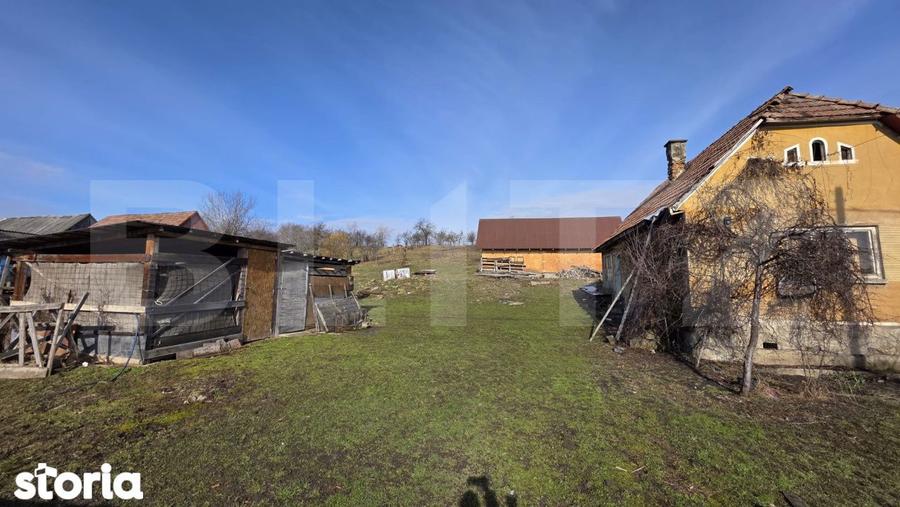 Casa cu teren 3.800 mp, cu 35 m front stradal, la 10 km de Bistrita, M - 3