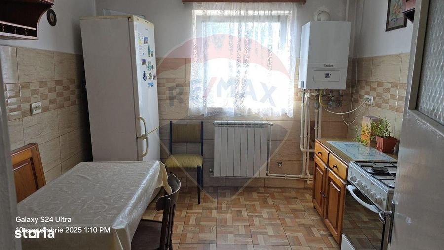 Apartament 4 camere de inchiriat in Radauti - 4