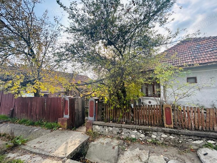 vand casa traditionala autentica in sat Milostea, judet Valcea, perisaje frumoase, zona linistita - 3