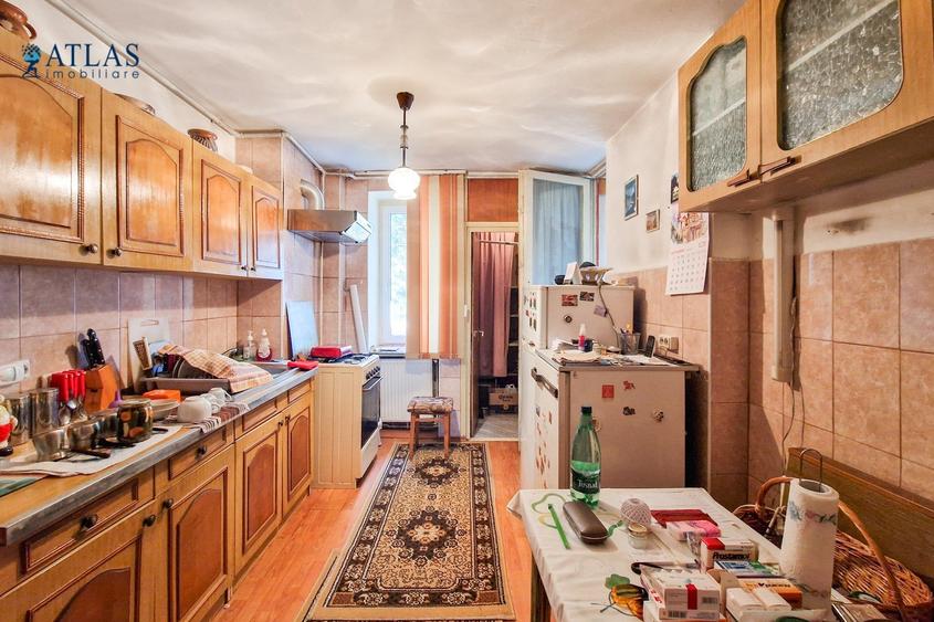 Zona centrala, 3 camere, intersectia  Onix, parter, parcare, 77 mp., comision 0% - 8