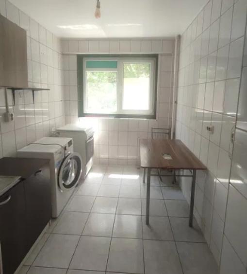 1 Decembrie 1918 metrou Ozana, BL. REABILITAT,3/10,decomandat,balcon,renovat. - 2