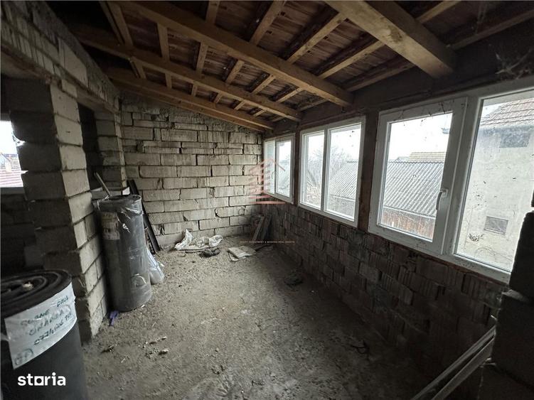 Casa 5 camere parter + etaj, teren de 1000 mq Livada - 9