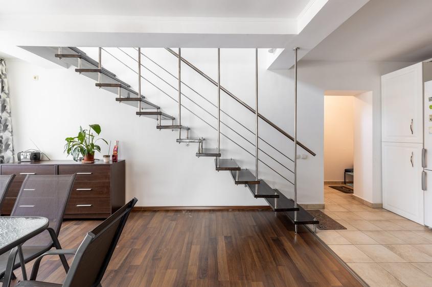 Video / Duplex 5 camere in vila, curte, 2008, Mamaia Nord, vezi video - 13