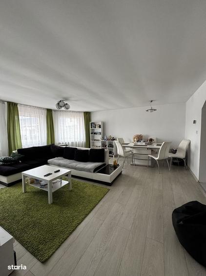 Casa de Vanzare cu lac - 2