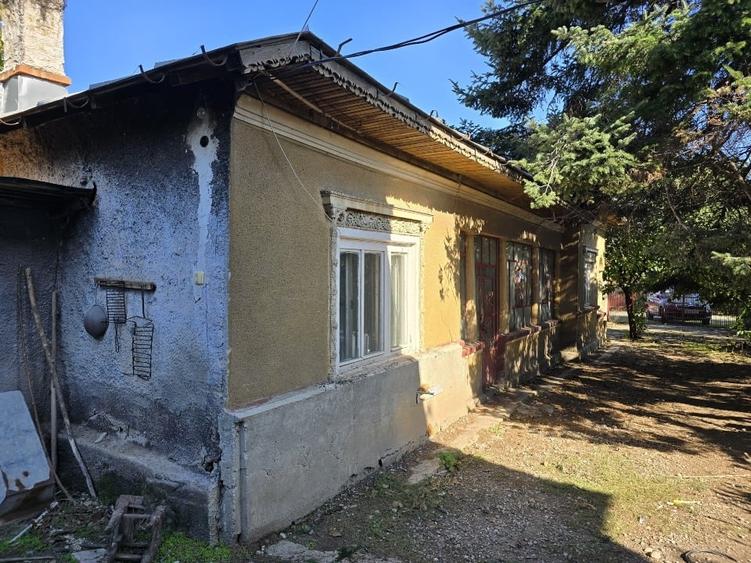 Teren 1300mp cu casa batraneasca - 8