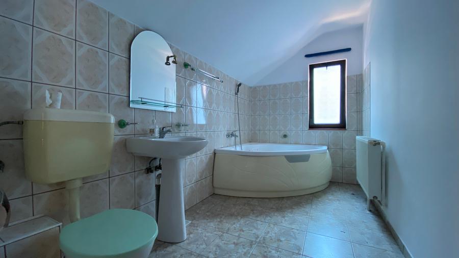 Casa S+P+M, Banat, Pitesti-idealimob.ro - 7