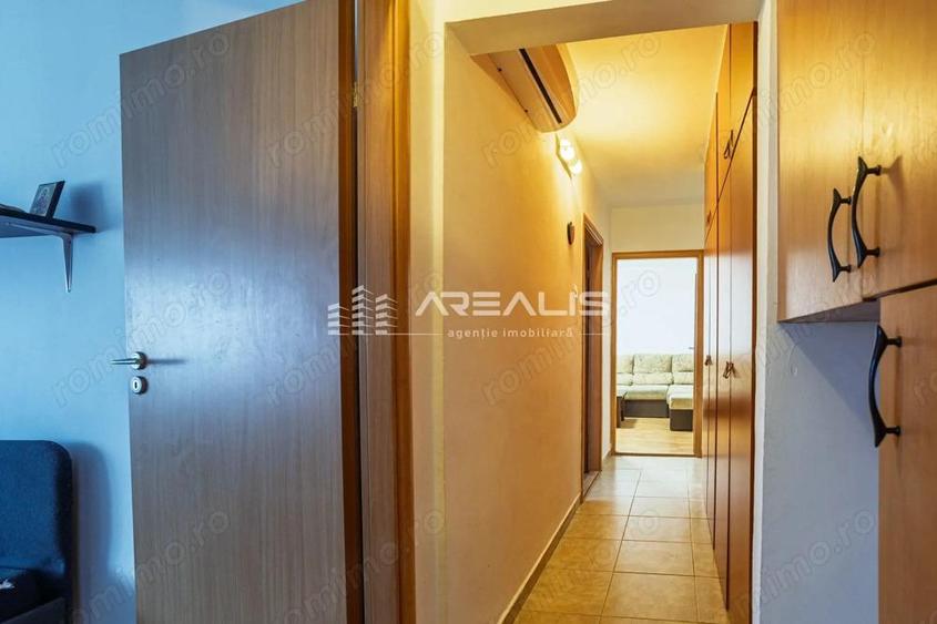 De inchiriat -Apartament 3 camere, decomandat, zona centrala - 14