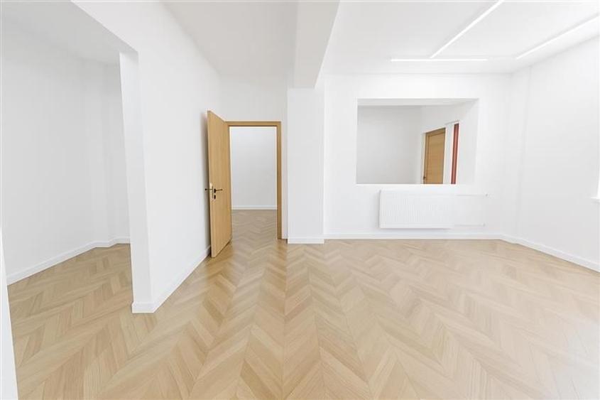 Rezidential/ Investitional: apartament 2 camere si garaj propriu,Central,Brasov. - 1