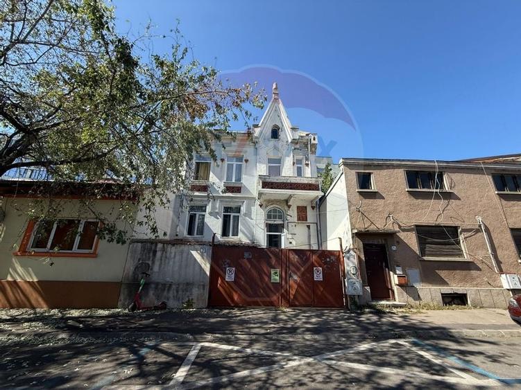 DE INCHIRIAT: Casa/Vila spatioasa  8 camere  Zona Gara de Nord - 1