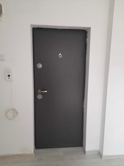 Vanzare garsoniera 22mp, proaspat renovata, cu dormitor, baie cu dus, bucatarie 3mp. - 1