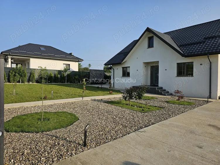 Vand casa, Sarata Dealu Nou Bacau Vand casa, Sarata Dealu Nou Bacau