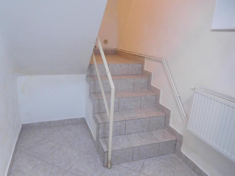 apartament in casa, zona centrala - 9