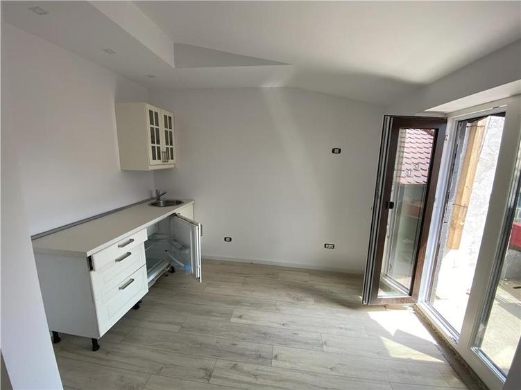 Vila de inchiriat in zona Capitale, office/rezidenta - 16