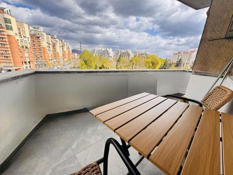 Studio premium, terasa cu vedere spre Parcul Mara, prima inchiriere - 2