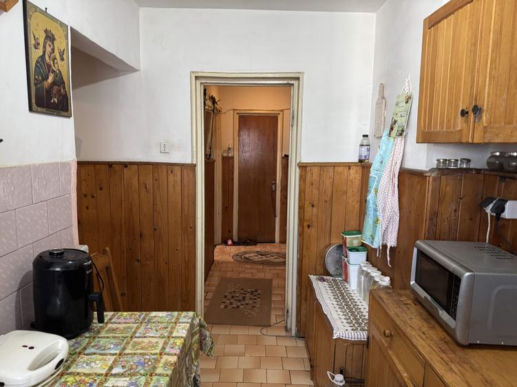 2 cam, 51 mp, etaj 7, fara imbunatatiri, str. Cornisei - 13