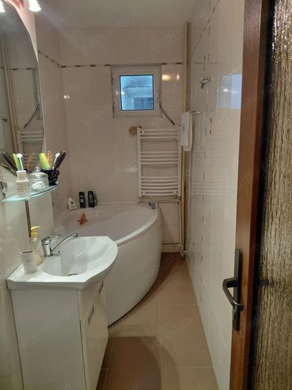 Apartament cu 3 camere decomandat în Micro 21