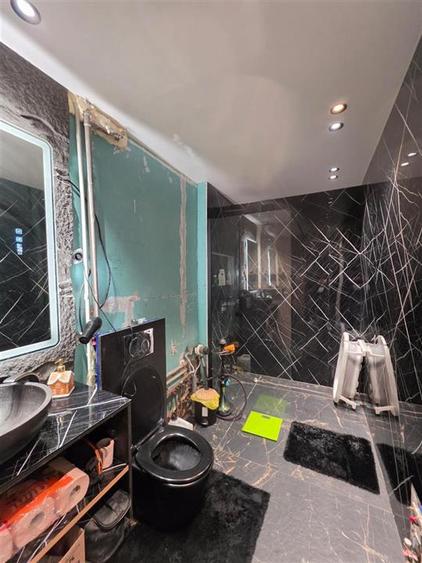 Apartament cu 3 camere semidecomandat în Ultracentral