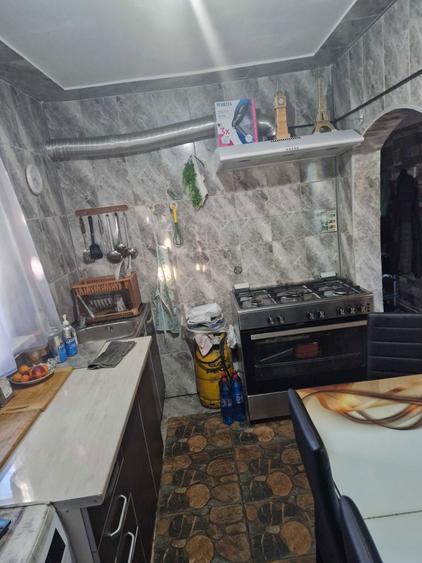 Casa decomandata cu 2 camere - 3