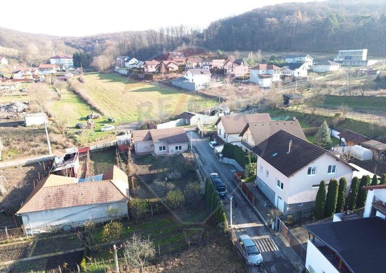 Vand sau schimb casa cu apartament-strada Angarul de Sus... - 1