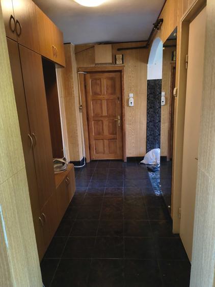 Apartament cu 3 camere decomandat în Săsar