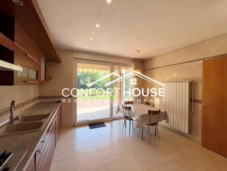 Duplex cu 6 camere cu Piscina în Iancu Nicolae