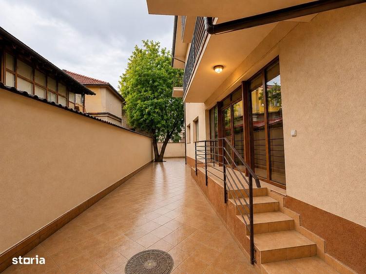 Bloc S+P+2E+M stradal, 13 unit, comert, prod, birouri, clinica, gradin - 19