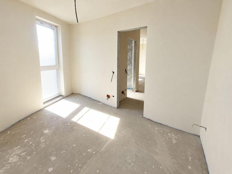 Apartament cu 2 camere semidecomandat în Mărăști