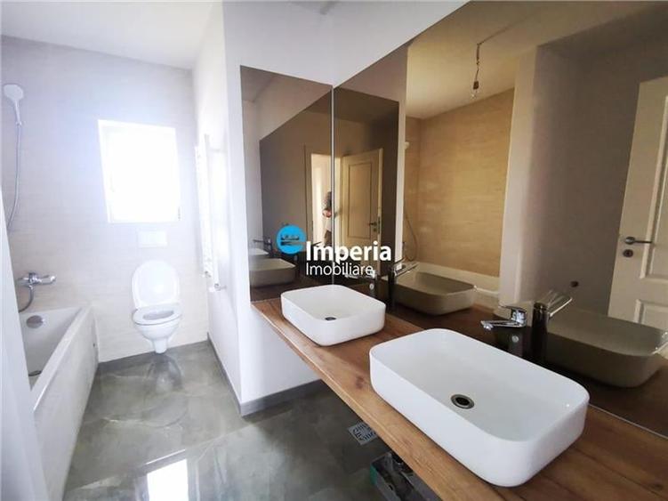 Casă individuală cu 4 camere cu Canalizare în Aroneanu